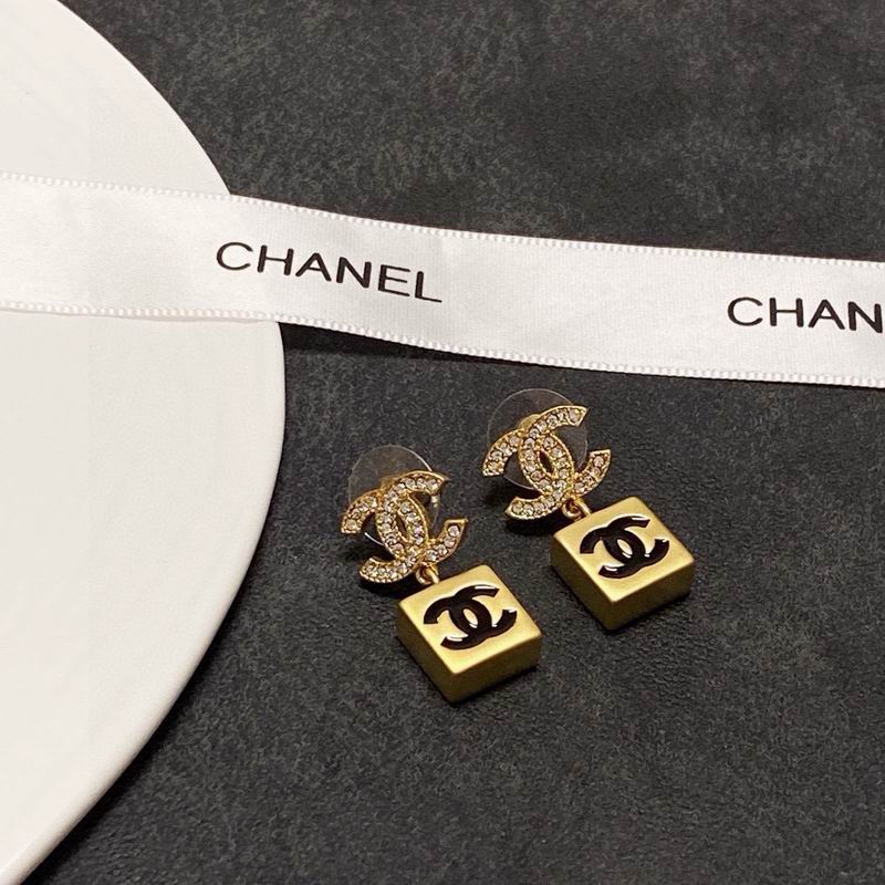 Chanel Earring 06yxs79